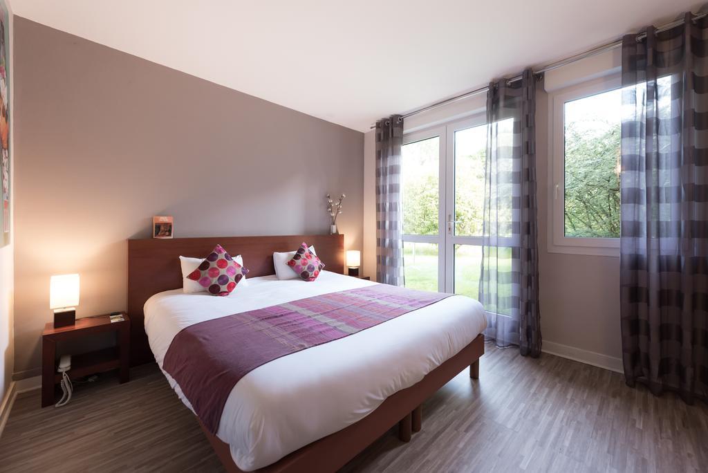 Latitude Ouest Hotel Restaurant & Spa Locronan Exterior foto