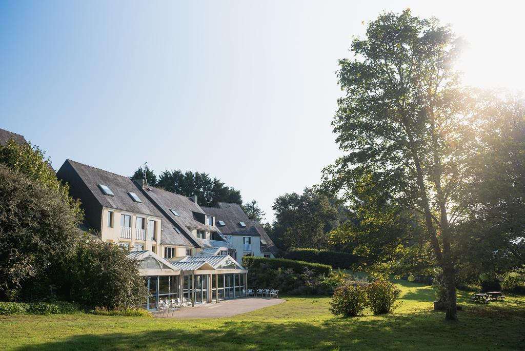 Latitude Ouest Hotel Restaurant & Spa Locronan Exterior foto