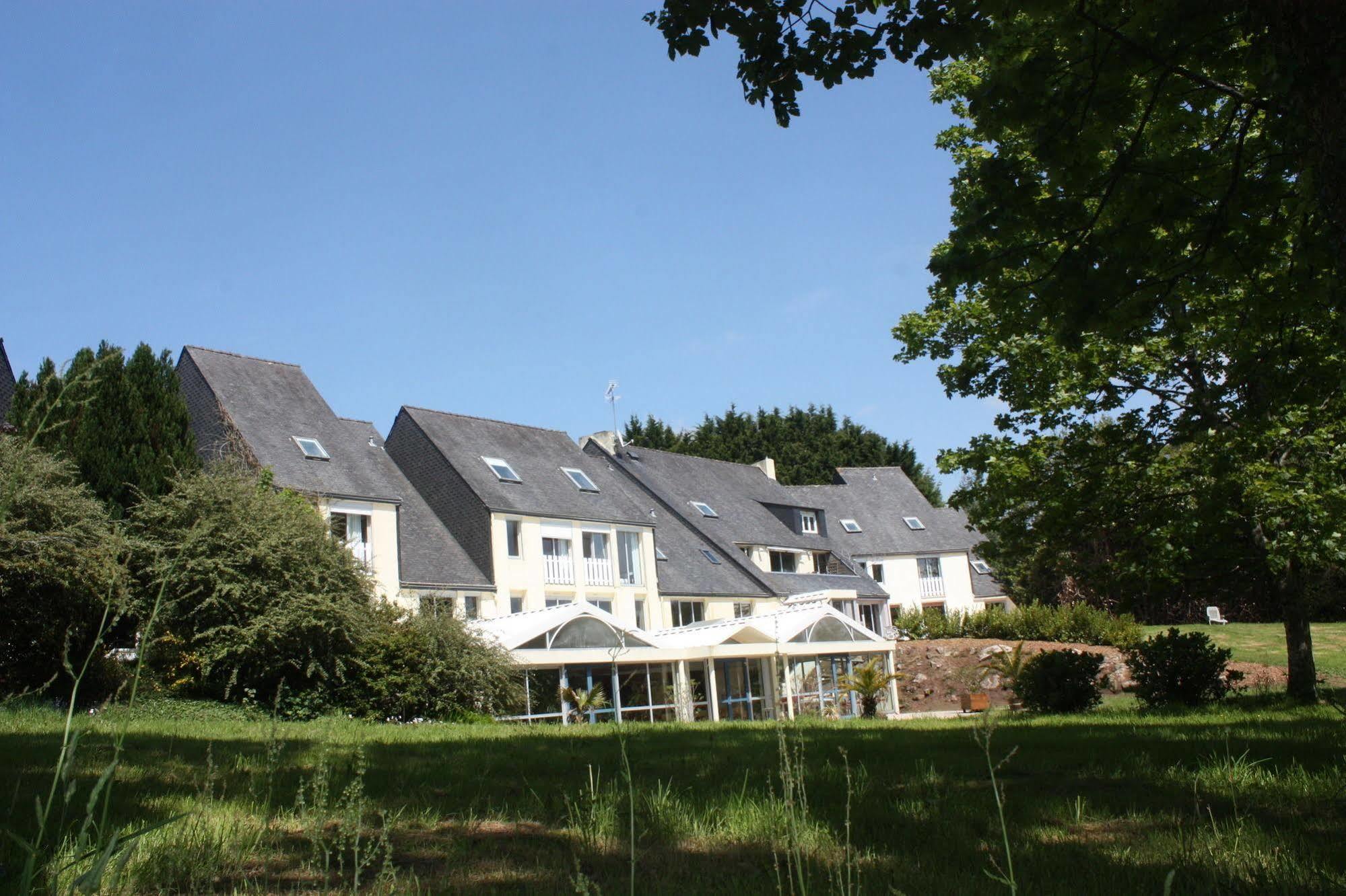 Latitude Ouest Hotel Restaurant & Spa Locronan Exterior foto